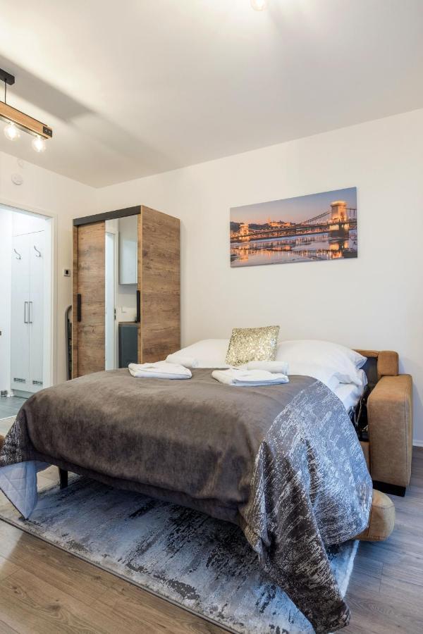 Apartment Sphere *