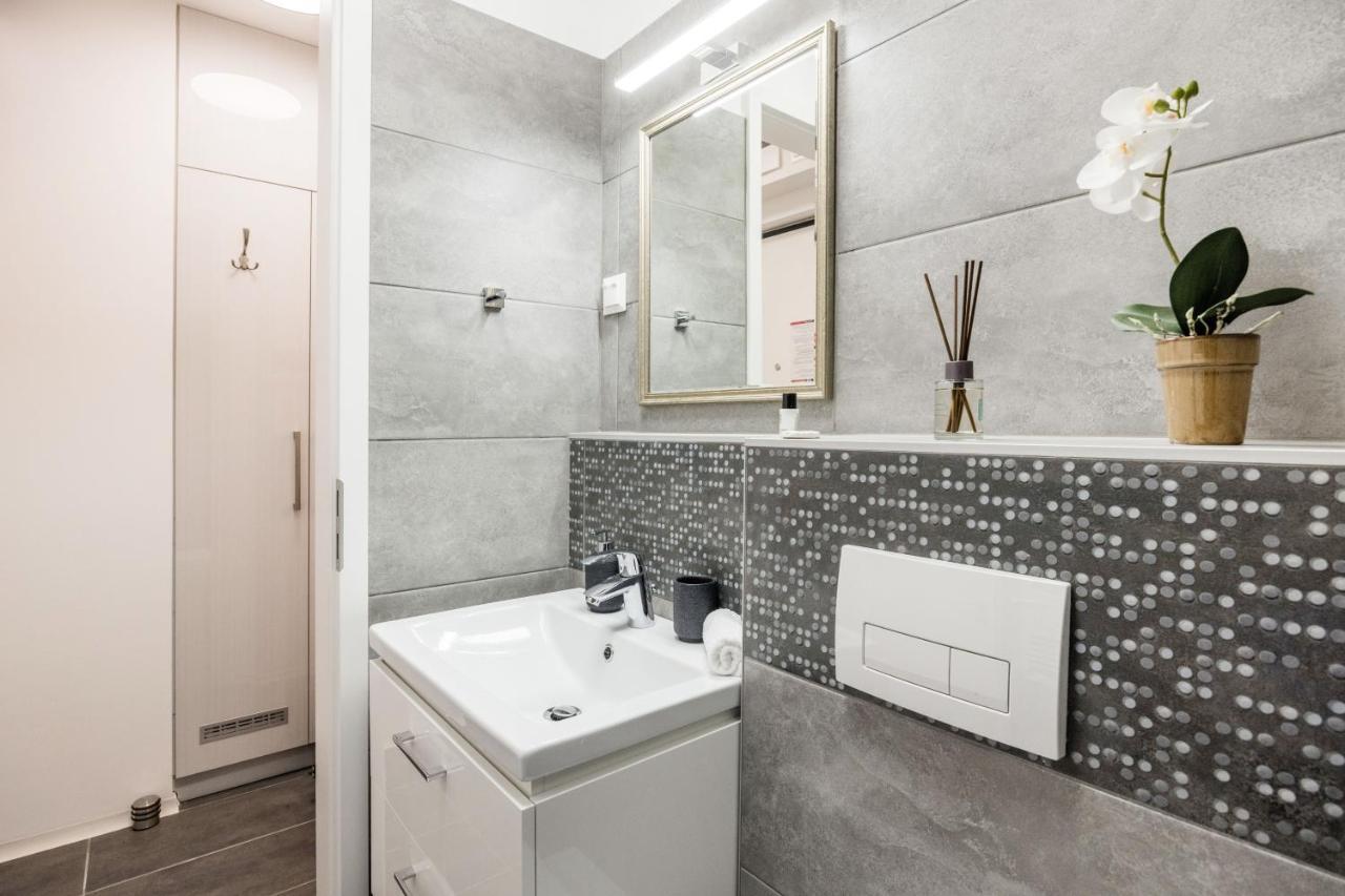 Sphere Apartment *